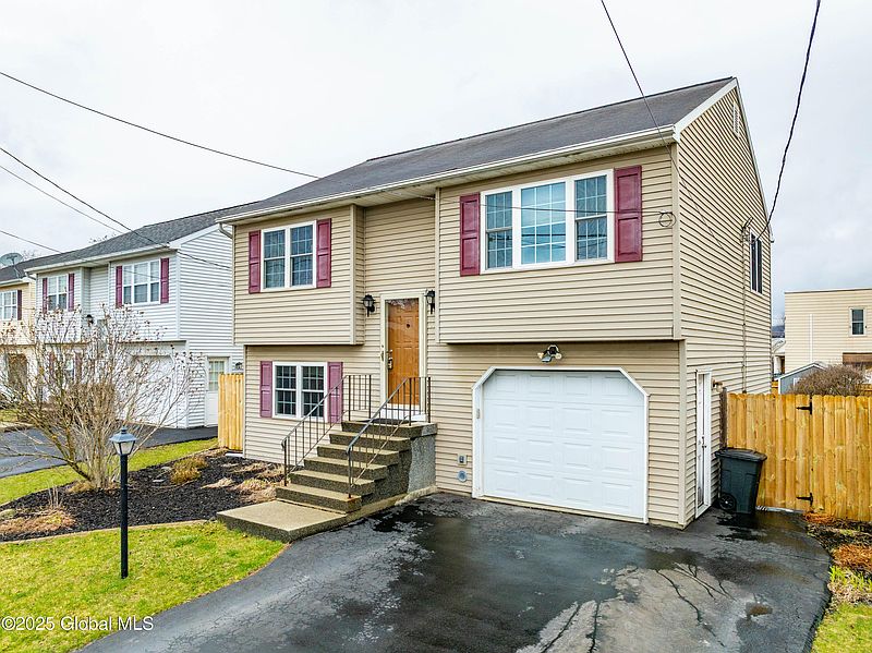 3rd image of 1814 Avenue B