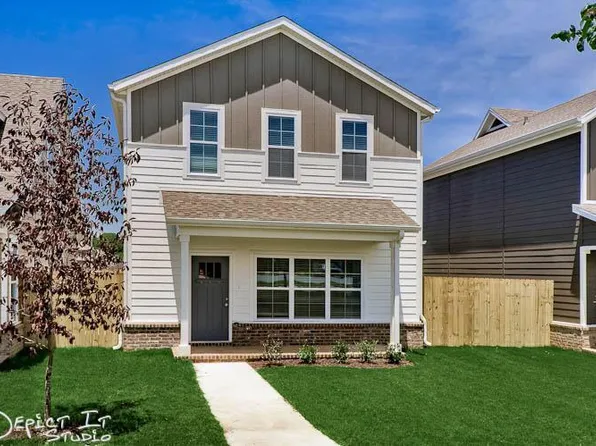 213 Carrington Ave, Lowell, AR 72745