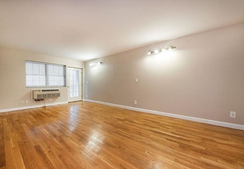 1st image of 90 Sullivan Pl Suite 2J
