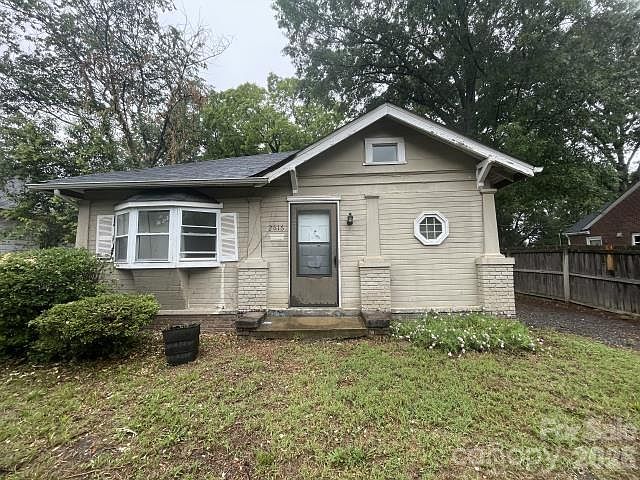 1st image of 2616 Holton Ave