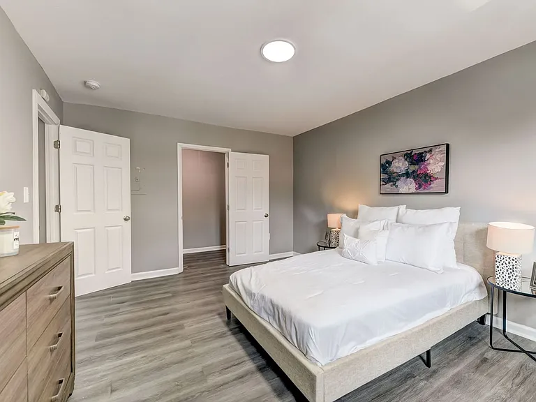 Lavana Falls Apartments — Photo 19