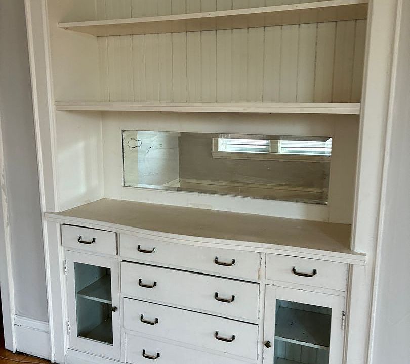 1st image of 2118 Dupont Ave S #8