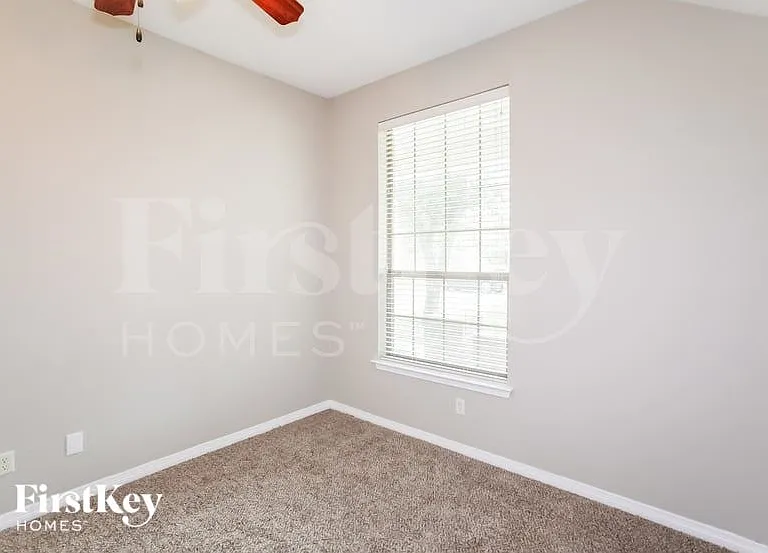 5829 Nathaniel Dr — Photo 12