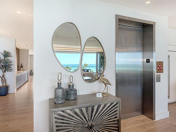 4th image of 1561 GULF OF MEXICO DRIVE #403