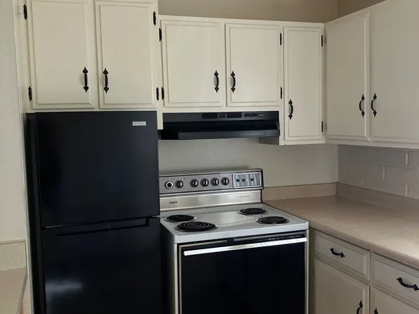 91 S Paseo Quinta APT B, Green Valley, AZ 85614