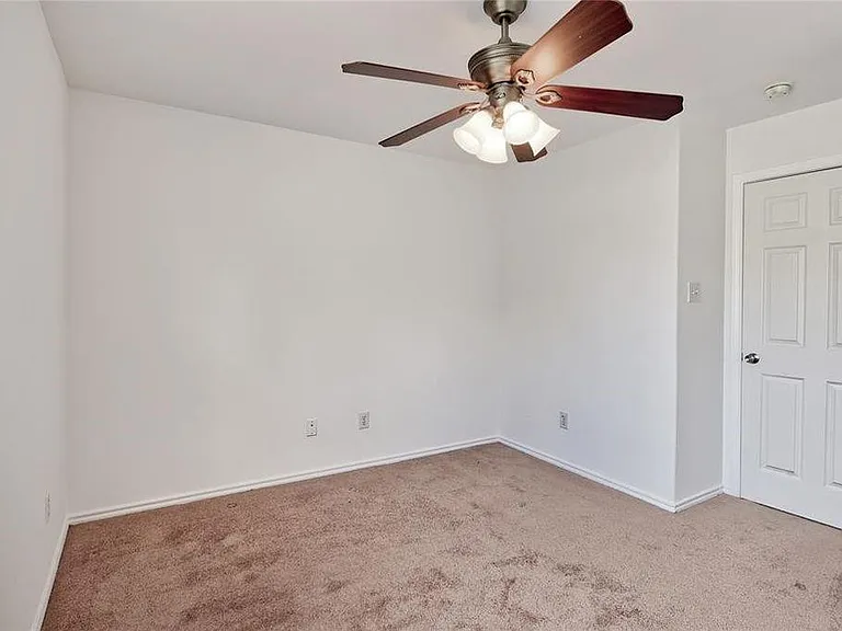 74 Blue Creek Ct — Photo 13