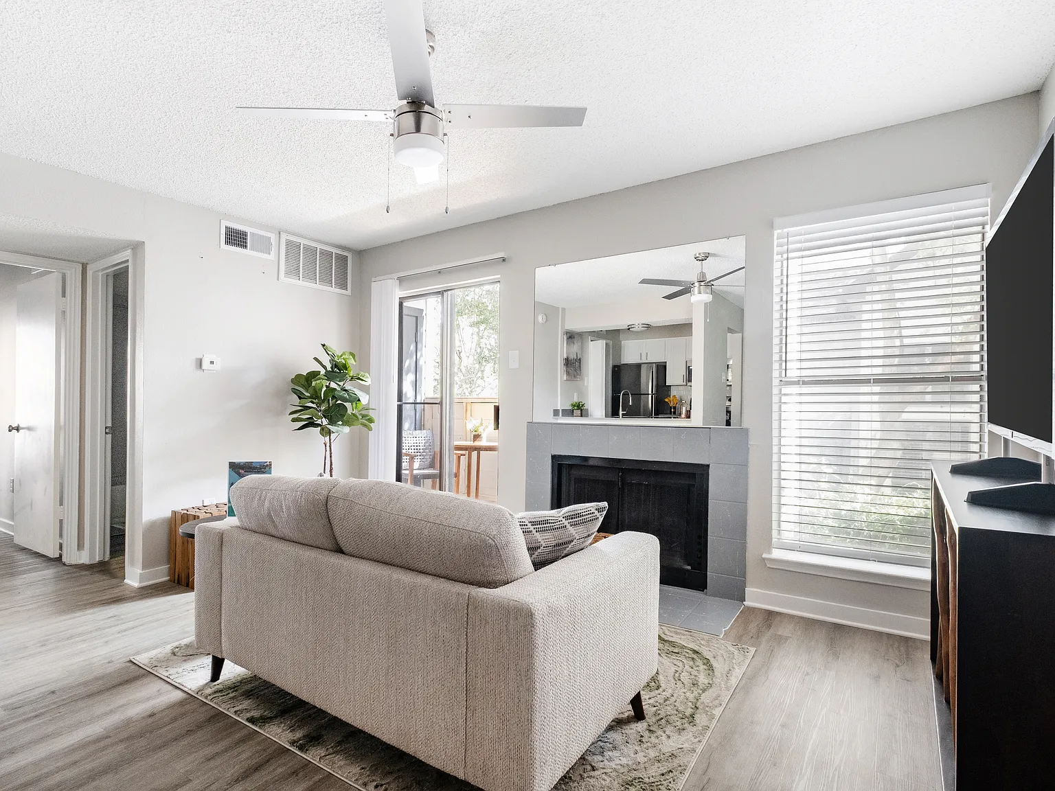 Villas on Rosemeade West — Photo 4