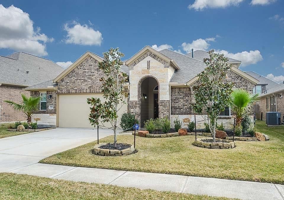 1st image of 9988 Stone Creek Ln