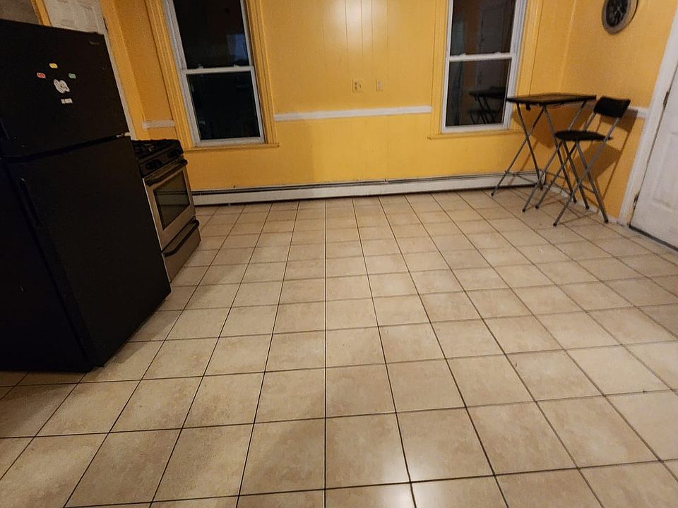 2nd image of 94 Whitehall St Floor 3