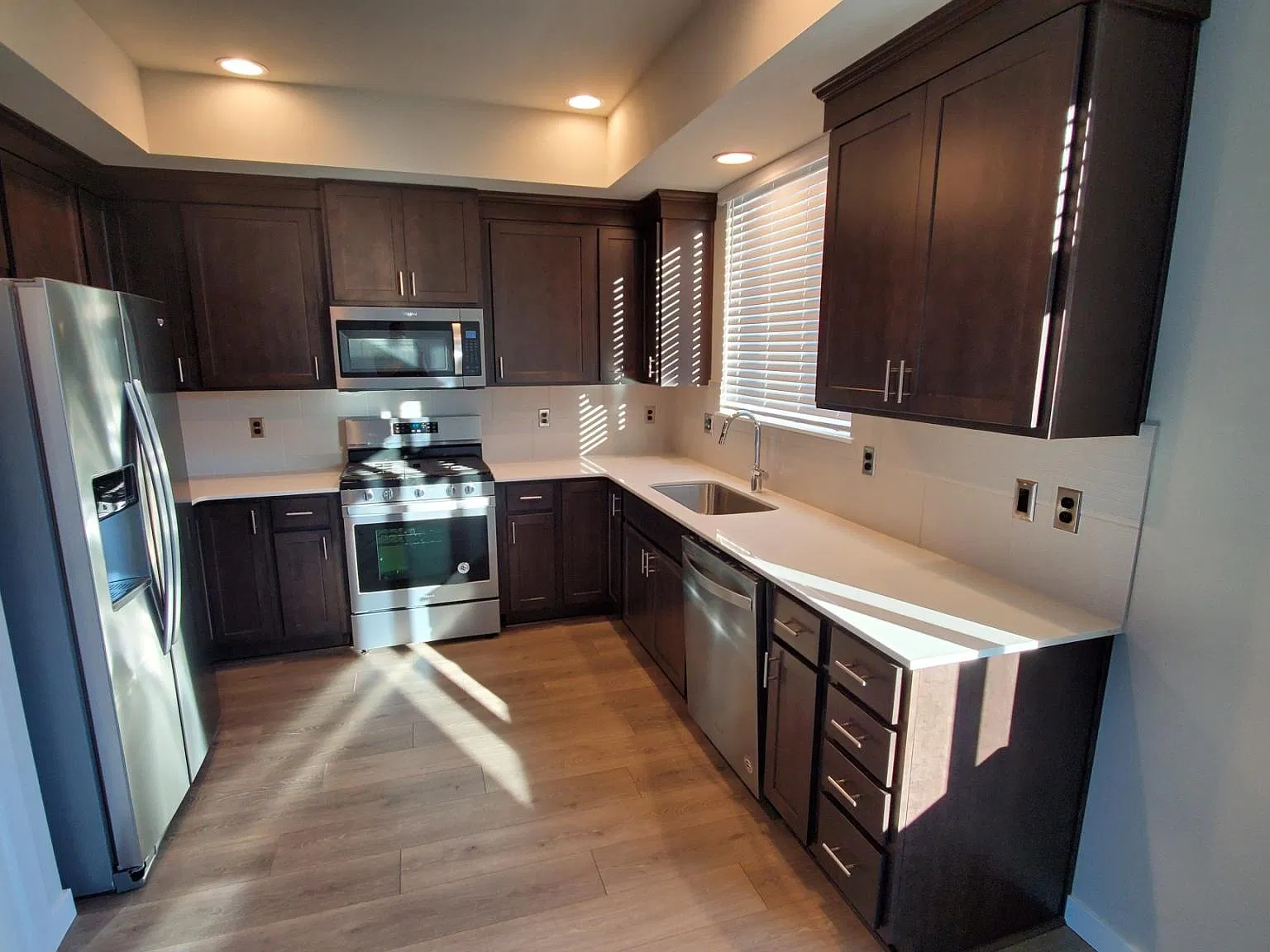 2 bed, 1422 sqft, $3,000 — Photo 3