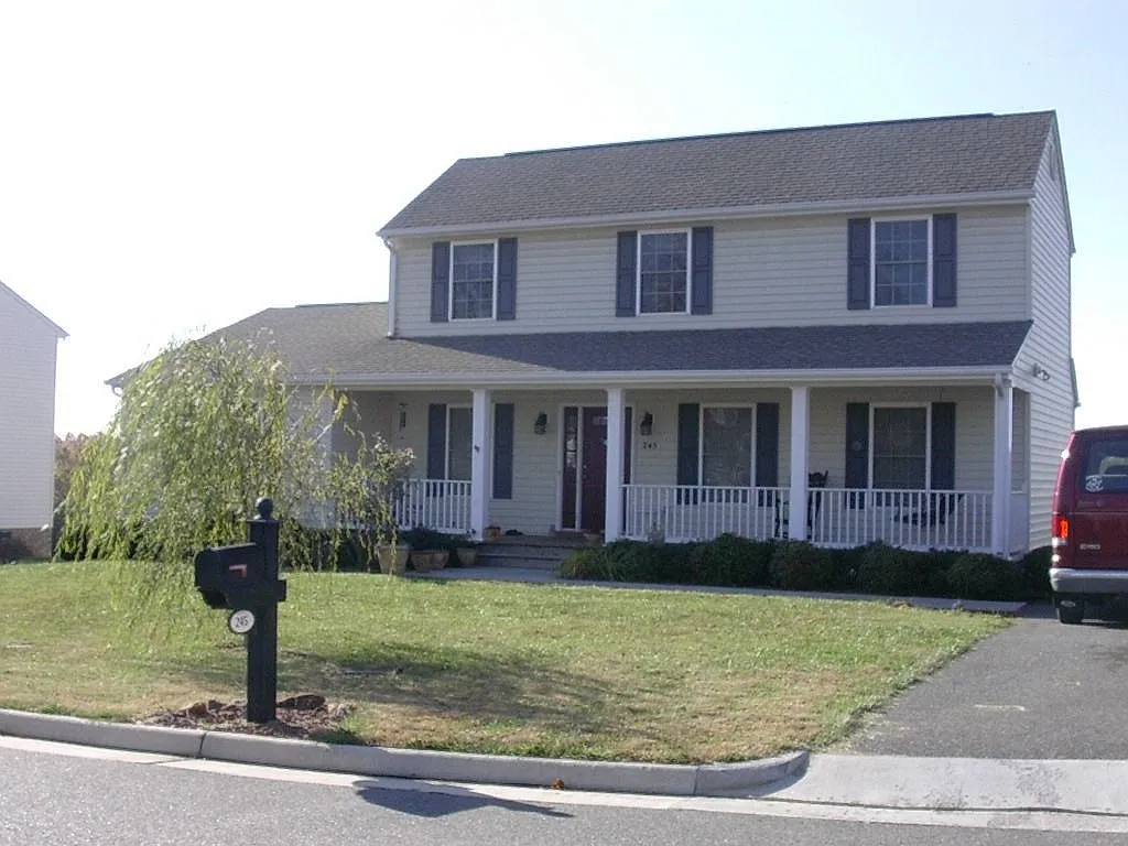 245 Towne Crier Rd photo 1