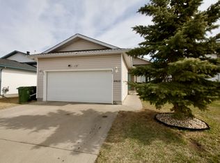 9915 93rd St, Fort Saskatchewan, AB T8L4H4