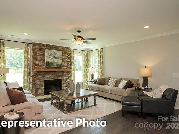 3rd image of 1303 Wiggins Dr #132