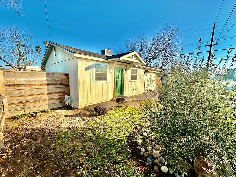 5012 W Olive Ave — Photo 2