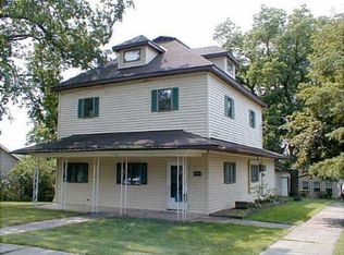 100 3rd Ave SW, Wells, MN 56097