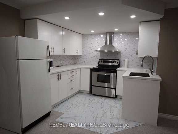 3rd image of 20 Leah Cres #Basement