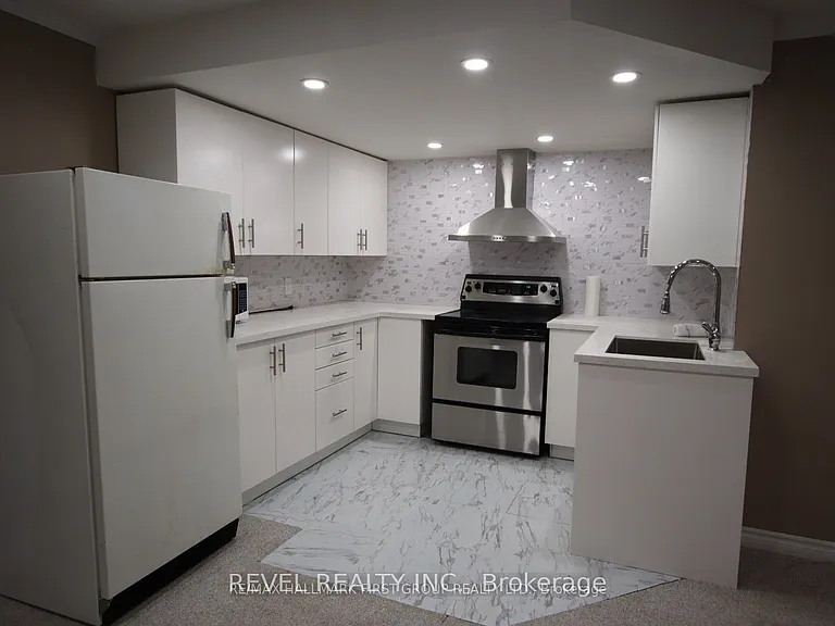 20 Leah Cres #BASEMENT — Photo 3
