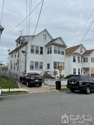 1st image of 117 Genessee Ave