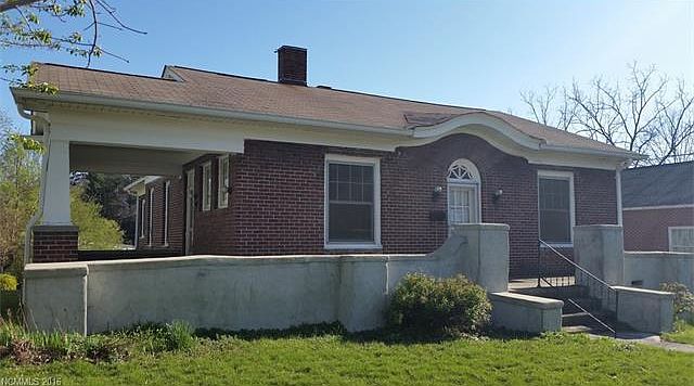 1st image of 336 1st Ave W