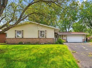 1517 Norwood Ave, Pekin, IL 61554