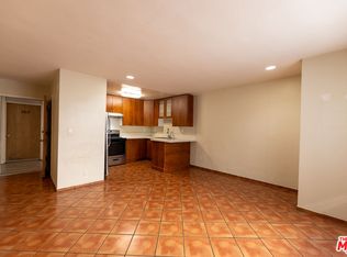 947 S Westmoreland Ave #207, Los Angeles, CA 90006