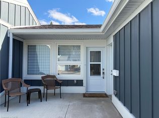 59 Szollosy Cir, Hamilton, ON L9B 1T8