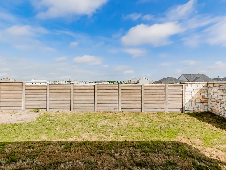 591 Avre Loop — Photo 34