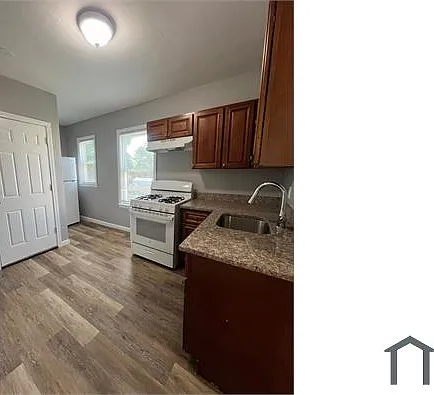 2 bed, 887 sqft, $2,827 — Photo 2