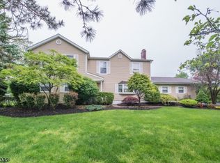 21 Sand Rd, Fairfield, NJ 07004