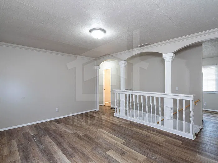3 bed, 1.0 bath, 720 sqft, $1,300 — Photo 3