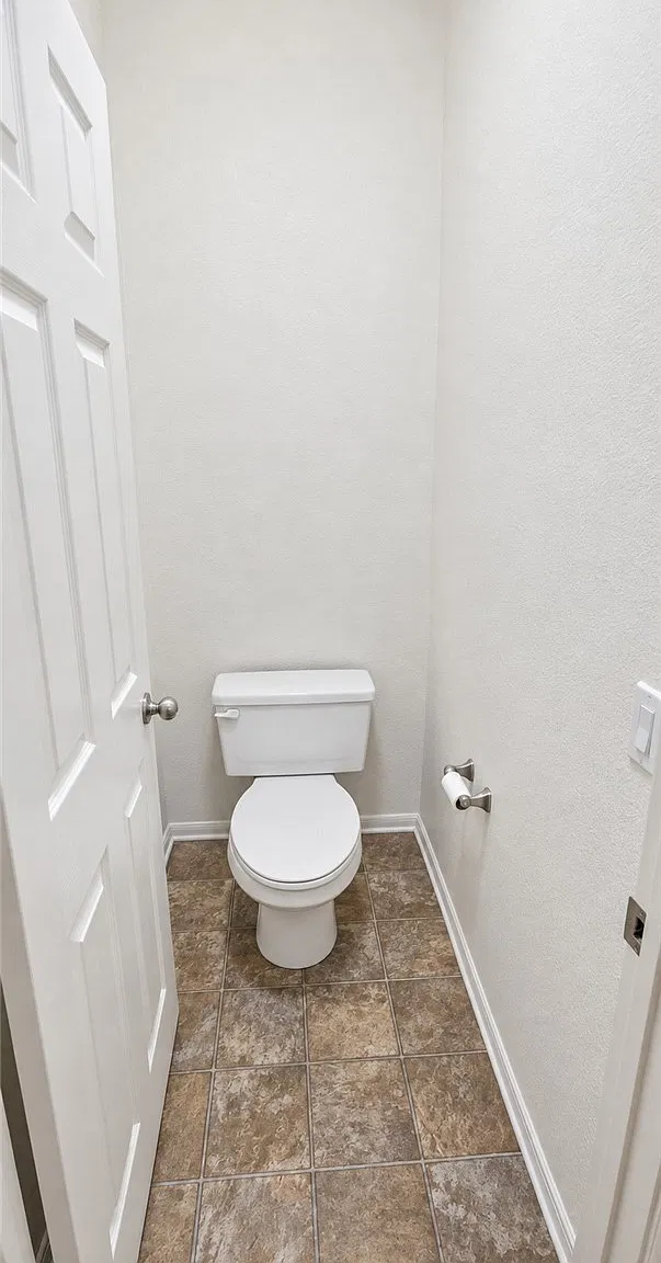 4 bed, 2172 sqft, $3,450 — Photo 3