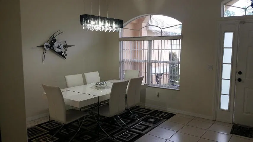 4 bed, 3.0 bath, 2107 sqft, $2,695 — Photo 3
