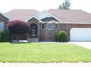 1933 Magnolia Dr, Lebanon, MO 65536