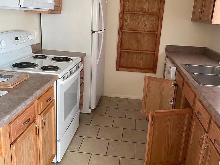 354 W Hollamon St #D — Photo 5