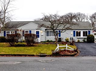 154 Wethersfield Dr, Warwick, RI 02886