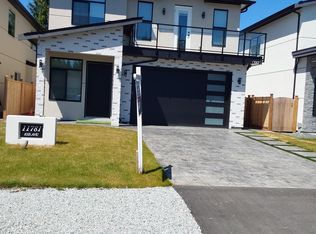 11781 82b Ave, Delta, BC V4C2E7