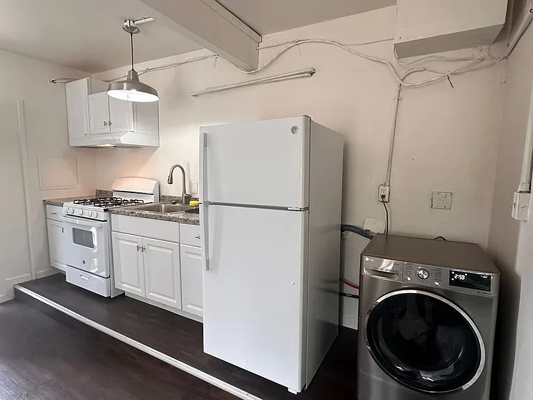 1153-1155 Emory Street — Photo 6