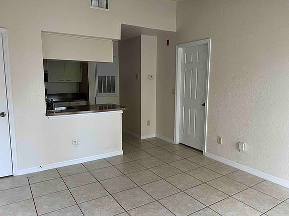 3rd image of 2550 N Alafaya Trl APT 10307