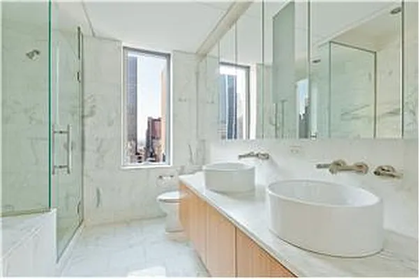 Rented by A & I Broadway | media 8