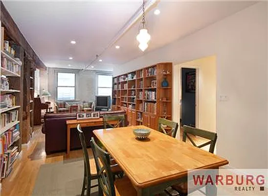 Sold by Warburg | media 4