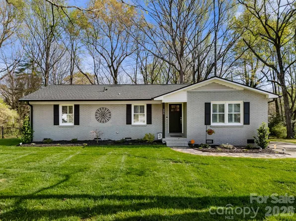 206 Cottage Pl, York, SC 29745