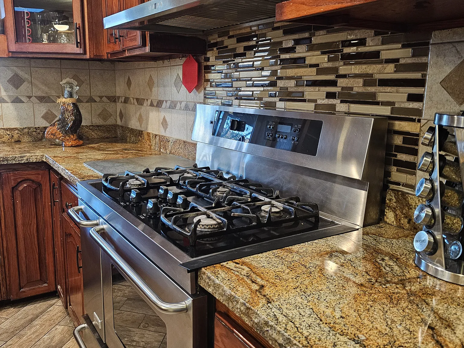 5 bed, 2212 sqft, $3,600 — Photo 4