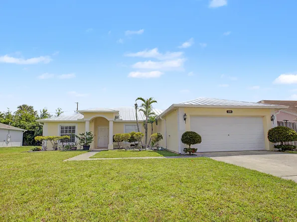 2585 SE LAKEWOOD Street, Port St Lucie, FL 34952