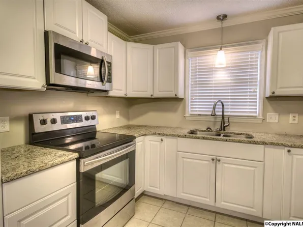 700 Crestview Dr, Madison, AL 35758