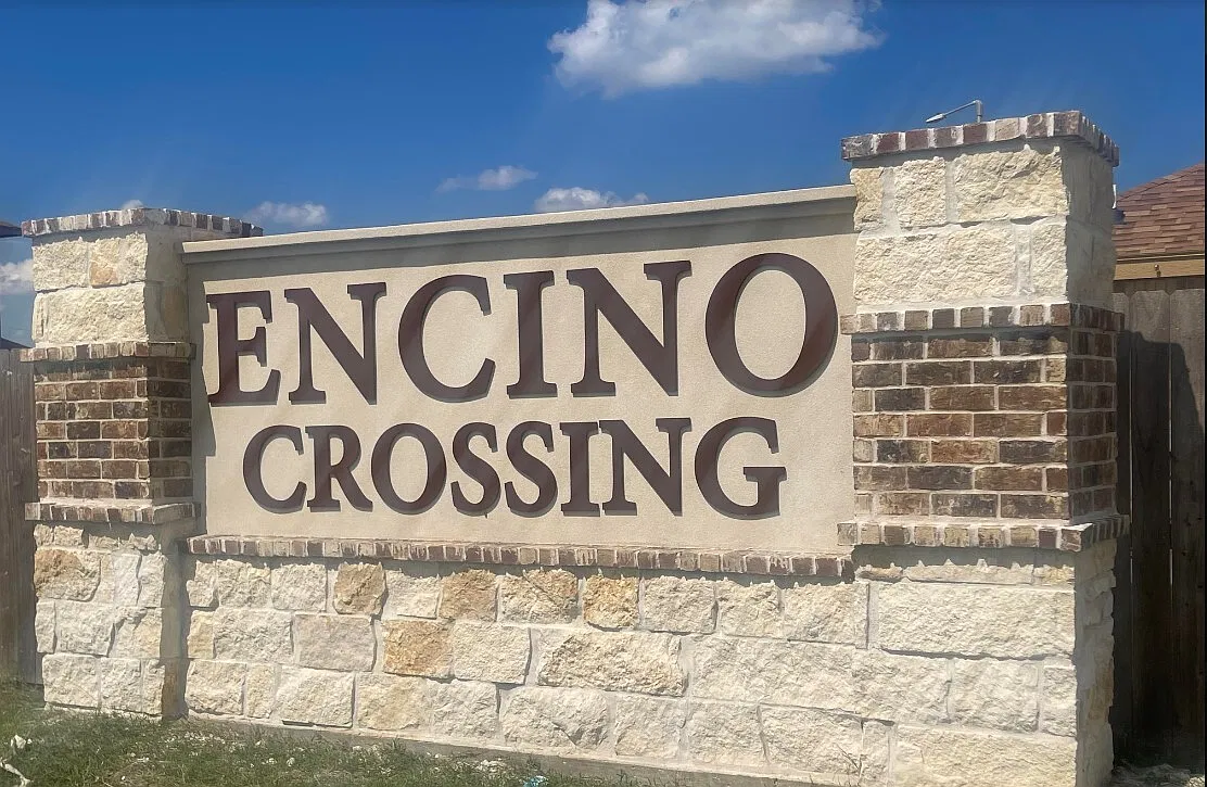 Encino Crossing - 109A... — Photo 2