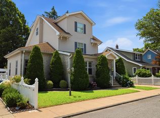 2 Howard Pl, Bayonne, NJ 07002