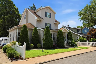 2 Howard Place