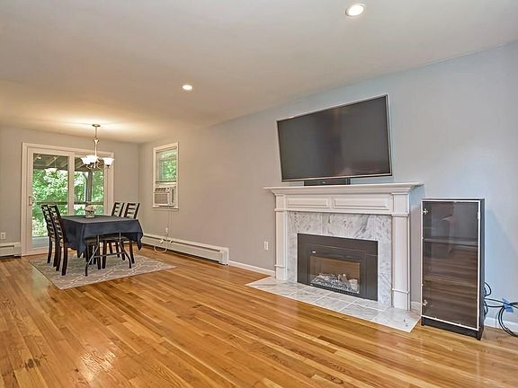 5th image of 32 Osceola Dr