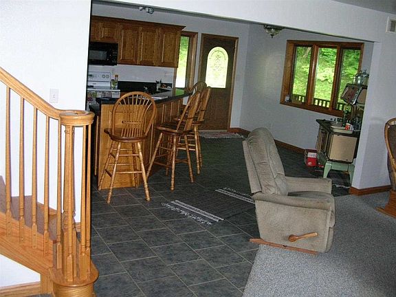 4th image of 21420 Flaten Ave
