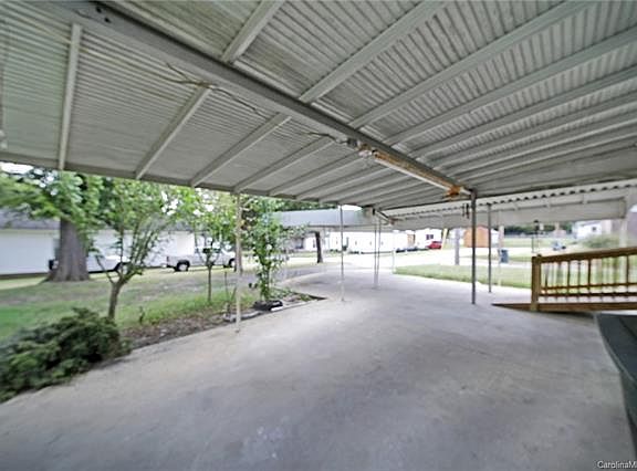 2nd image of 1218 Congress St